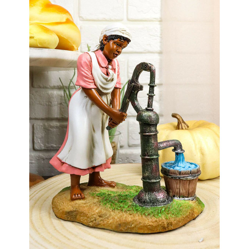 Figurine de pompage d'eau rétro classique American Country Farm Girl