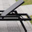Chaise longue réglable en rotin pour l'extérieur