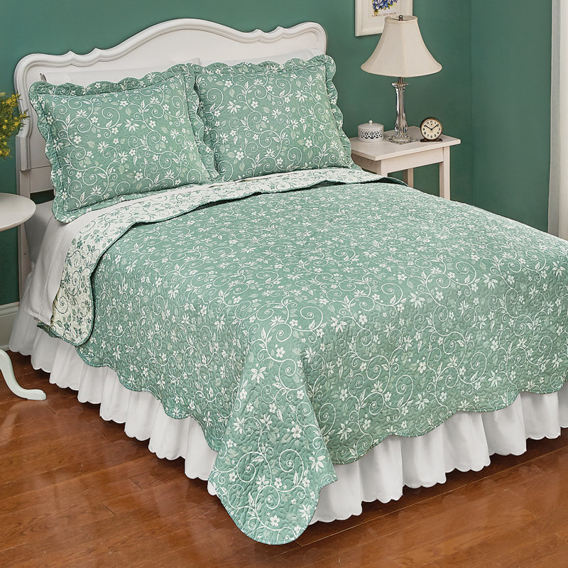 Sage Reversible Floral Twin Quilt Set with Scalloped Edges