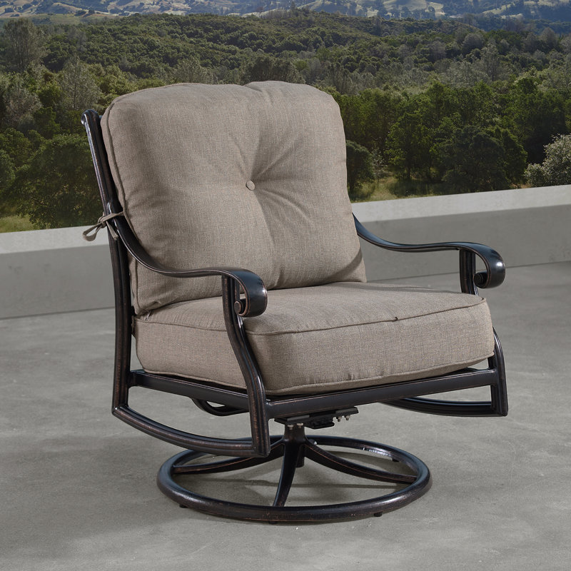 Bayshore Outdoor Swivel Lounge Chair