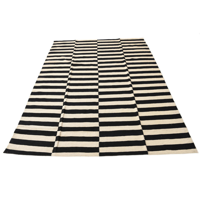 Tapis noir et blanc Ohlson