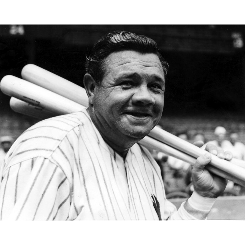 Babe Ruth avec des battes de baseball - photographie non encadrée, L 10 po x H 8 po