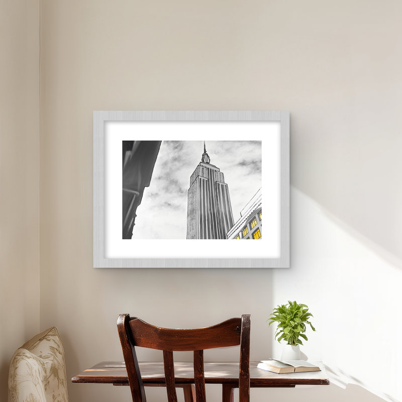 Contour de l'Empire State Building - reproduction encadrée avec passe-partout gris