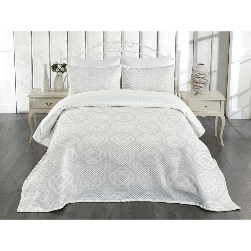 White Quilted King Bedspread Set with Pillow Shams