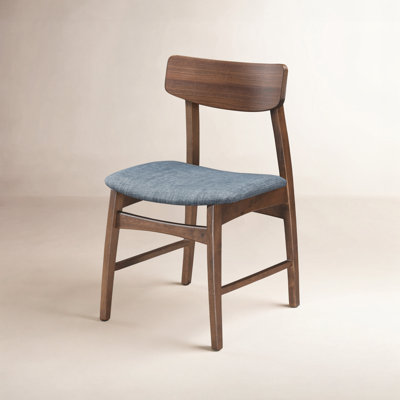 Chaise rembourrée en bois massif Gantz