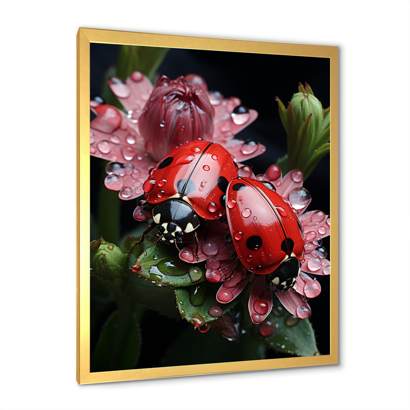 "Tiny Ladybug Garden Guardians I", reproduction d'art sur toile, Cadre doré simple, H 44 po x l 34 po x P 1,5 po