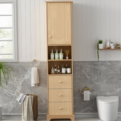 Armoire de salle de bain autoportante de style américain traditionnel, plusieurs options de rangement, poignées dorées, charnières amortissantes et tablettes réglables pour un espace organisé