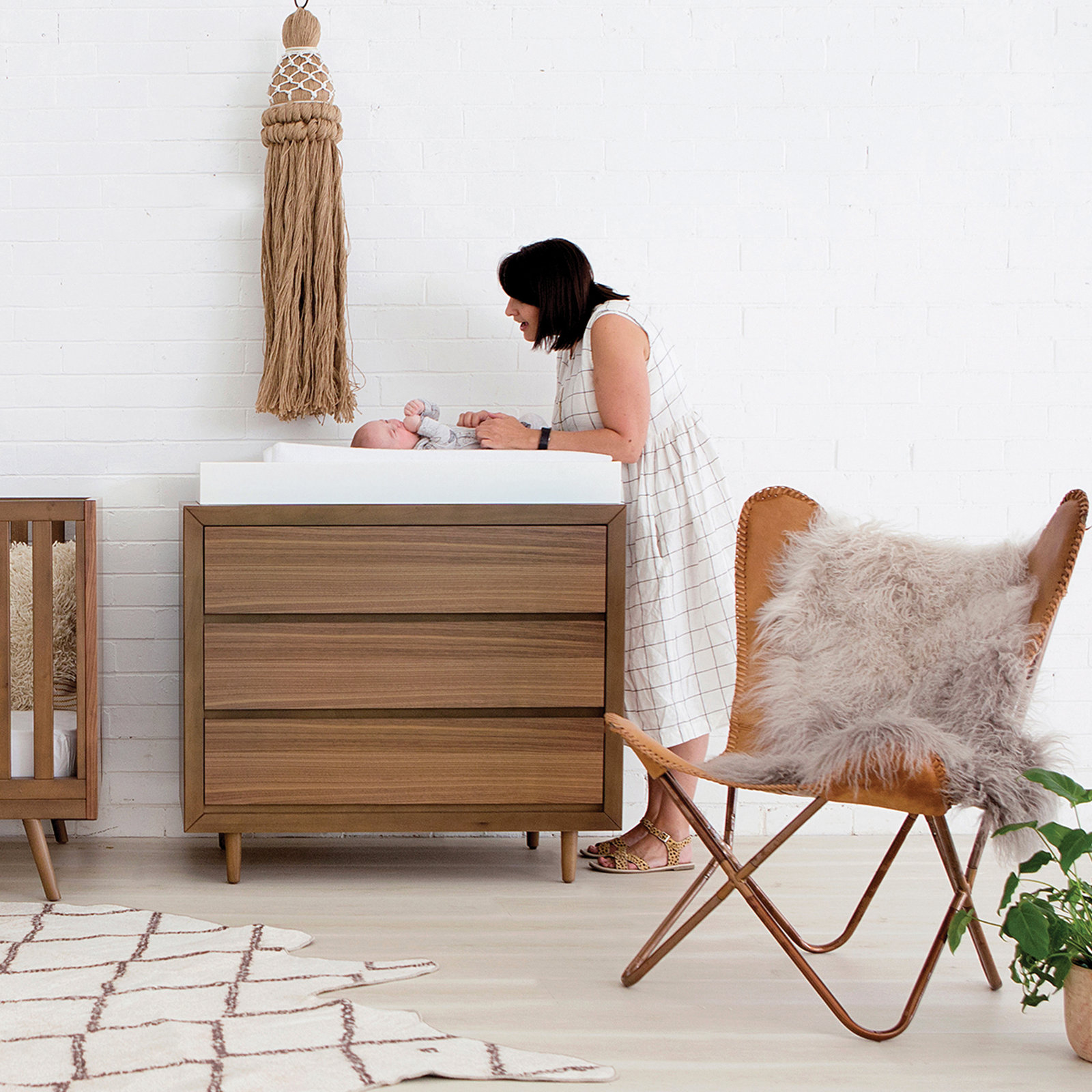 Nifty 3-Drawer Dresser, Walnut