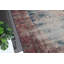 Tapis turc antique surdimensionné de couleur rouge vif pour une expérience de salle à manger invitante avec un design oriental Oushak délavé