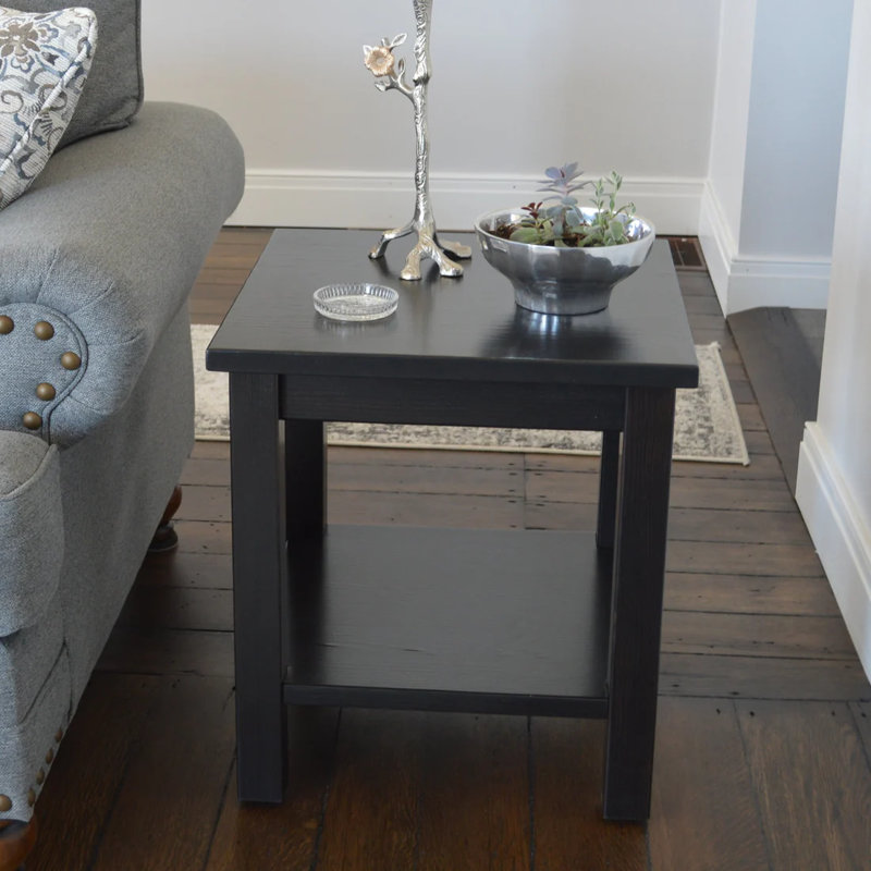 Table de bout Versaloft en bois massif avec tablette Amish, Teinture grise Homestead avec couche transparente