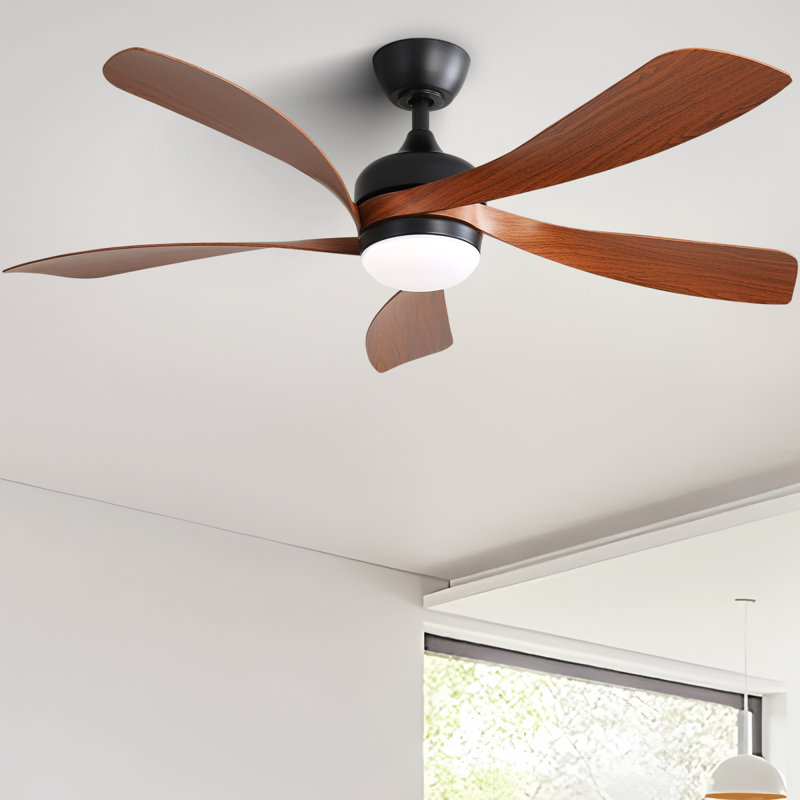 Ventilateur de plafond à DEL moderne de 52 pouces avec lumière à intensité variable et télécommande, Noir, Noyer