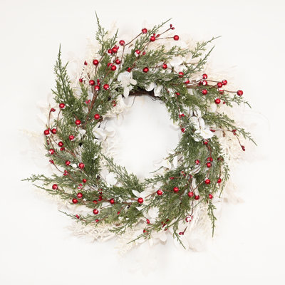 Décoration de Noël 24 po avec couronne de brindilles artificielles, feuilles de cyprès gelées et baies rouges
