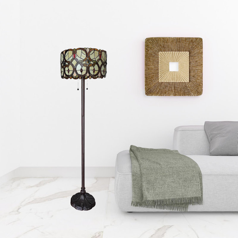 Lampe sur pied 63 po à deux lumières de forme traditionnelle brune avec abat-jour tambour en vitrail brun et blanc