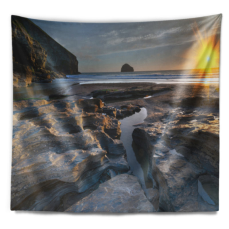 Plage à trebarwith dans la tapisserie moderne de la mer de maïs, H 32 po x l 39 po