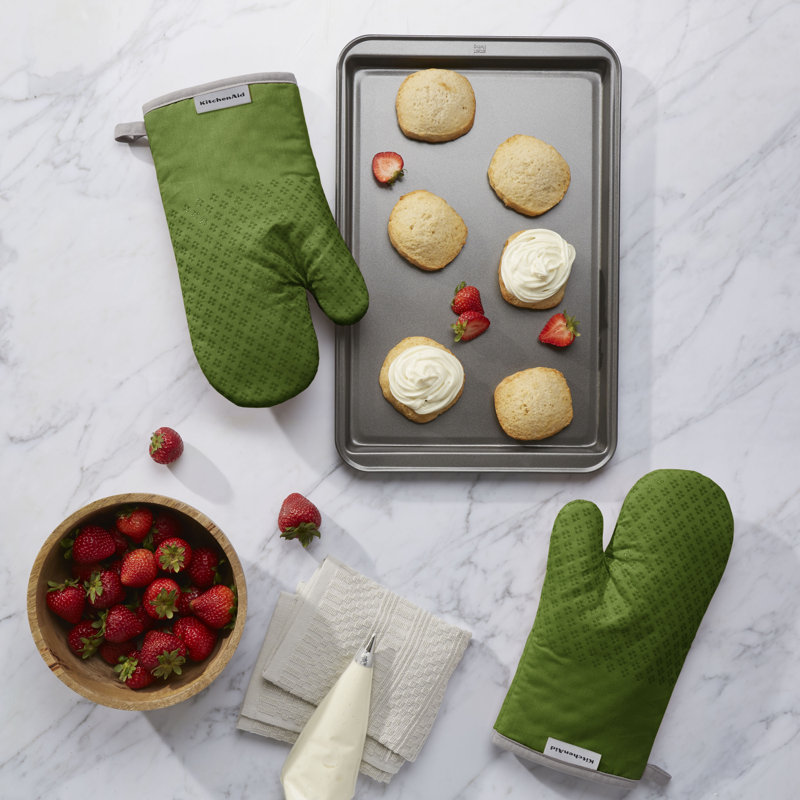 KitchenAid Asteroid Solid Textured Oven Mitt, Matcha