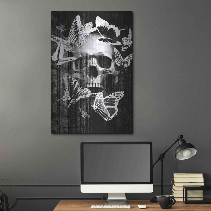 «Tête de mort papillon» par GraphINC, H 36 po x l 24 po