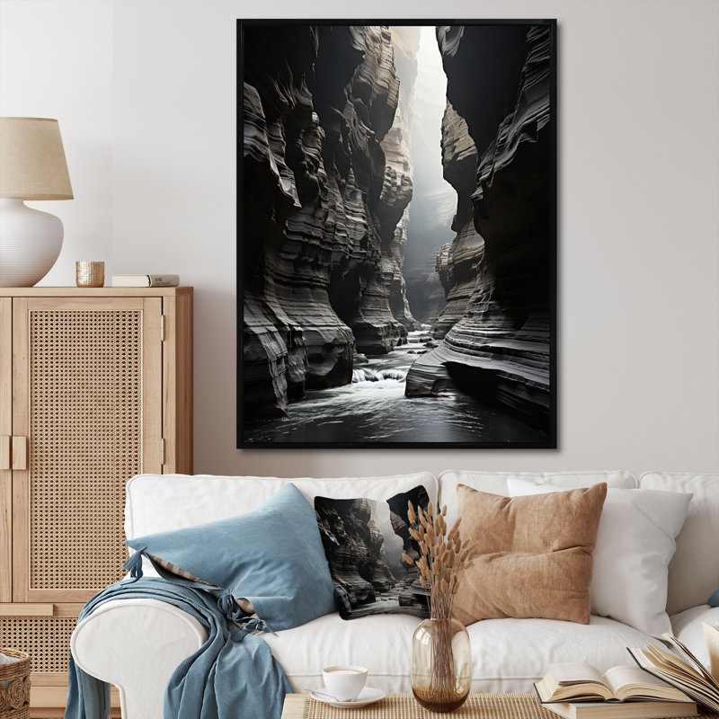 «Black White Canyon Whispering Walls in II», reproduction, H 20 po x l 12 po x P 1 po, Cadre flottant noir