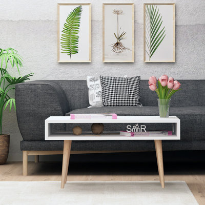 Table basse à 4 pieds avec rangement
