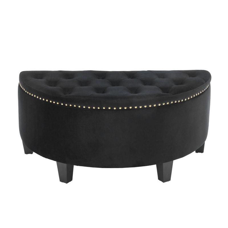 Le banc de rangement Luna pour la chambre à coucher, offre un banc assis avec amplement d'espace pour la literie, et un velours lisse avec un design capitonné, une tête de clou argentée, une mousse de polyuréthane confortable