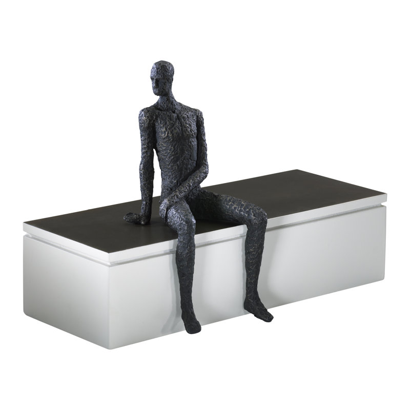 Figurine décoration avec tablette man posant