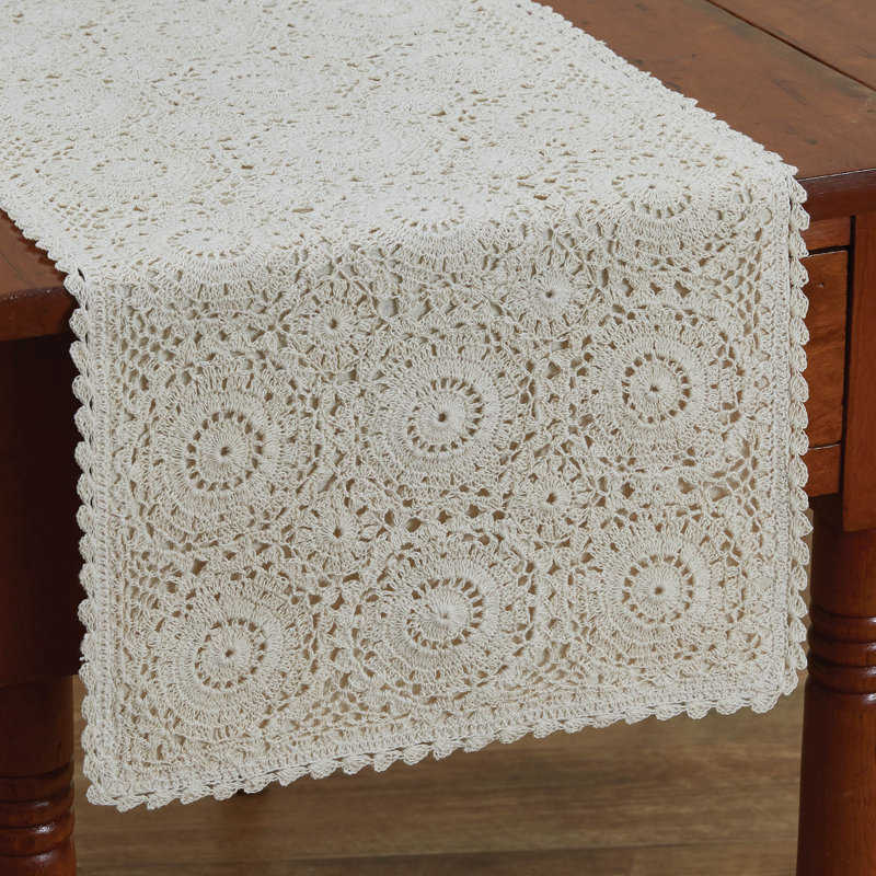 Chemin de table August Grove® en dentelle - L 54 po - Avoine, Blanc cassé, 36 po x 13 po