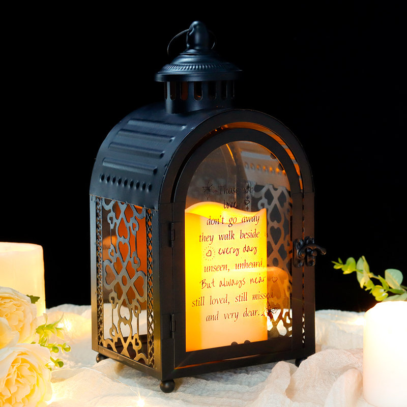 Lanterne commémorative de 11 po de haut Bungalow Rose avec bougie à DEL à minuterie automatique (gris), Noir