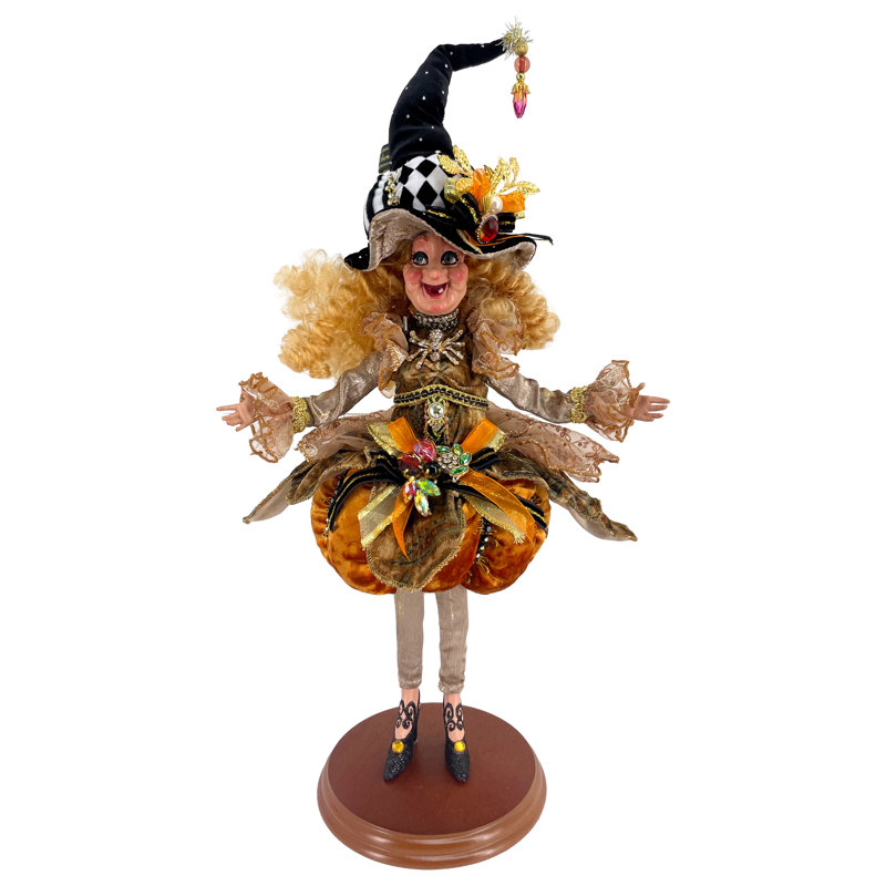 Pumpkin Pie Witch, Small - 14 Inches