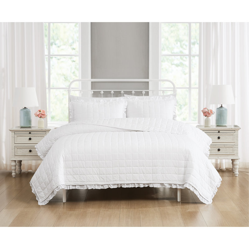 King White Cotton Ruffled Quilt Set with Shams