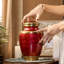 Urne de crémation adulte rouge et or Trinity Crimson, 200 pouces cubes et plus-1013023185