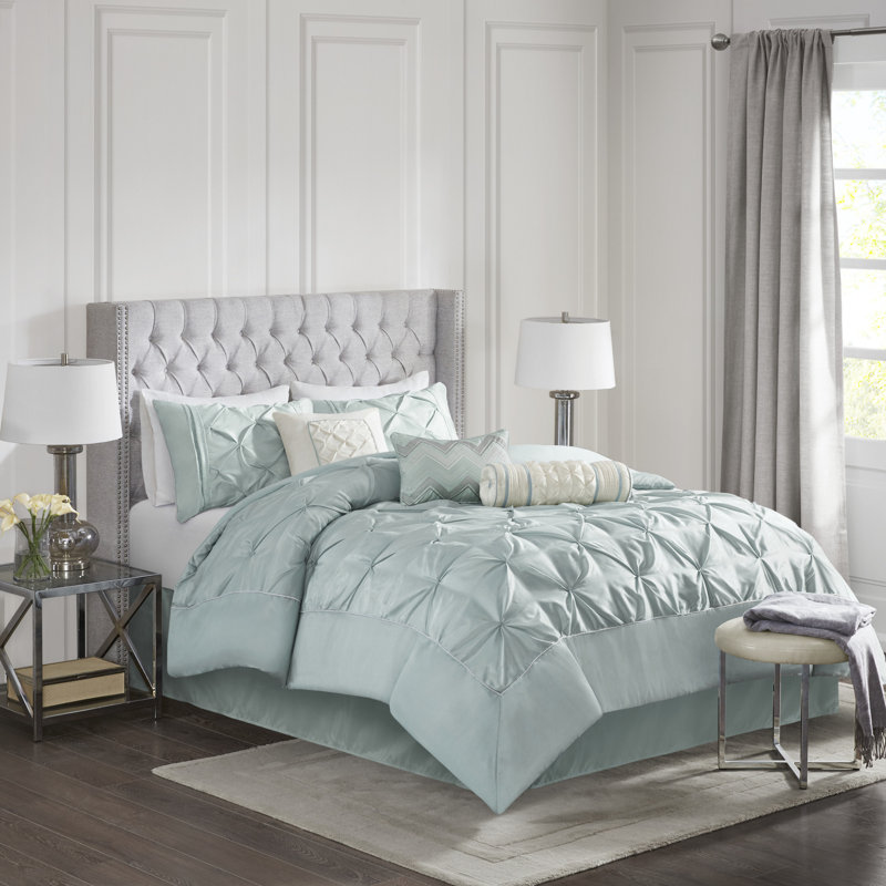Ensemble d'édredon touffeté 7 pièces Laurel, Écume de mer, Édredon pour très grand lit + 1 jupe de lit + 2 