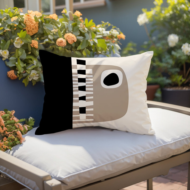 Oreiller rectangulaire réversible intérieur / extérieur Rikka, Beige / noir / blanc cassé, H 14 po x l 20 po