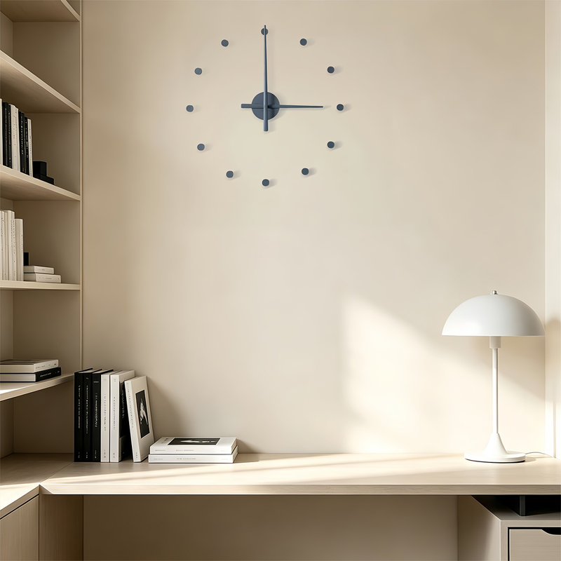 Horloge murale minimaliste grise à pois, de style moderne, silencieuse, H 31,5 po x l 31,5 po x P 1,97 po, Grey