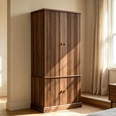 Armoire à 4 portes, armoire à vêtements autoportante de 71,7 po de hauteur avec tablettes réglables, tringle, charnières à fermeture en douceur et ensemble anti-basculement