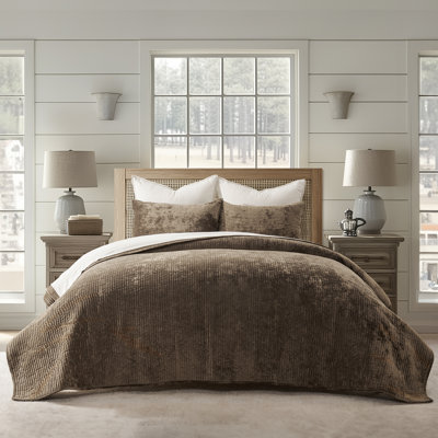 Striped Channel Velvet Quilt Set