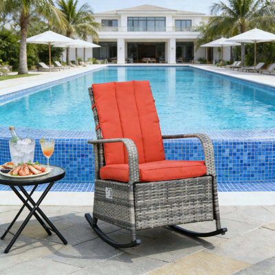 Fauteuil inclinable d'extérieur en rotin avec coussins et chaise berçante réglable en osier