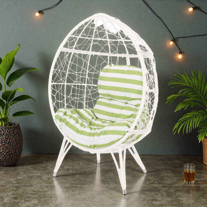 CHAISE EN ACIER
