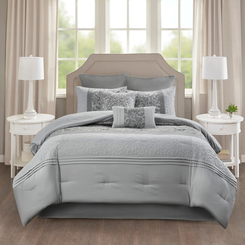 Ensemble d'édredon brodé 8 pièces gris