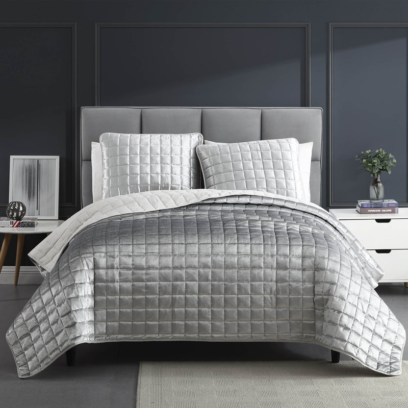 Red Plaid Microfiber Reversible 3 Piece Quilt Set, King Quilt + 2 King Shams, Silver