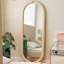 Miroirs ovales en bois manufacturé