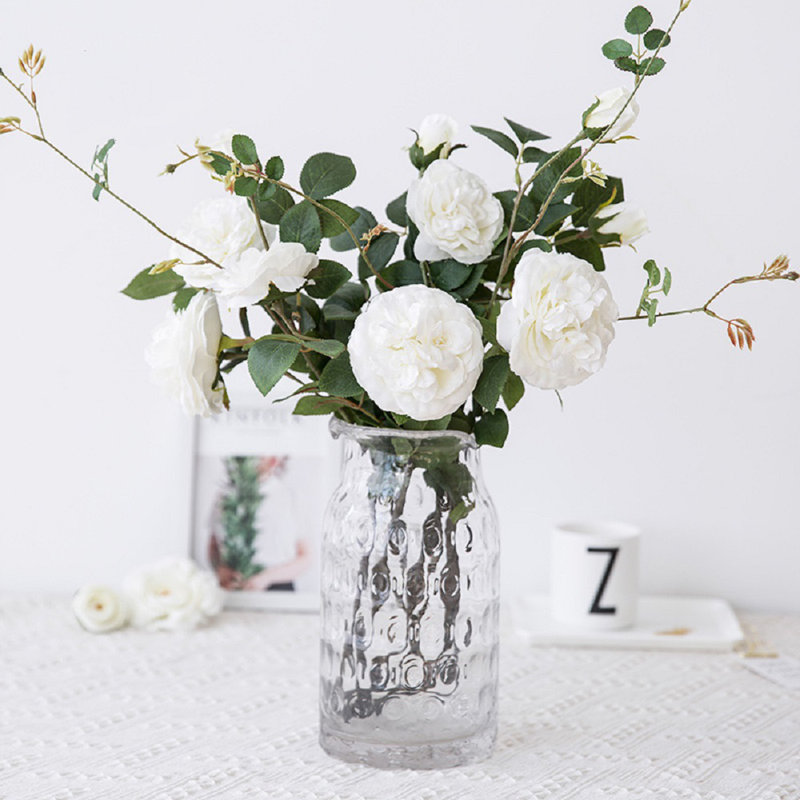 Arrangement floral pivoine dans un vase