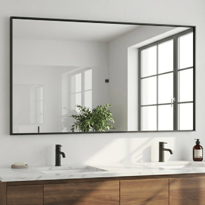Miroir mural de salle de bain moderne à angles droits avec cadre en métal et verre trempé