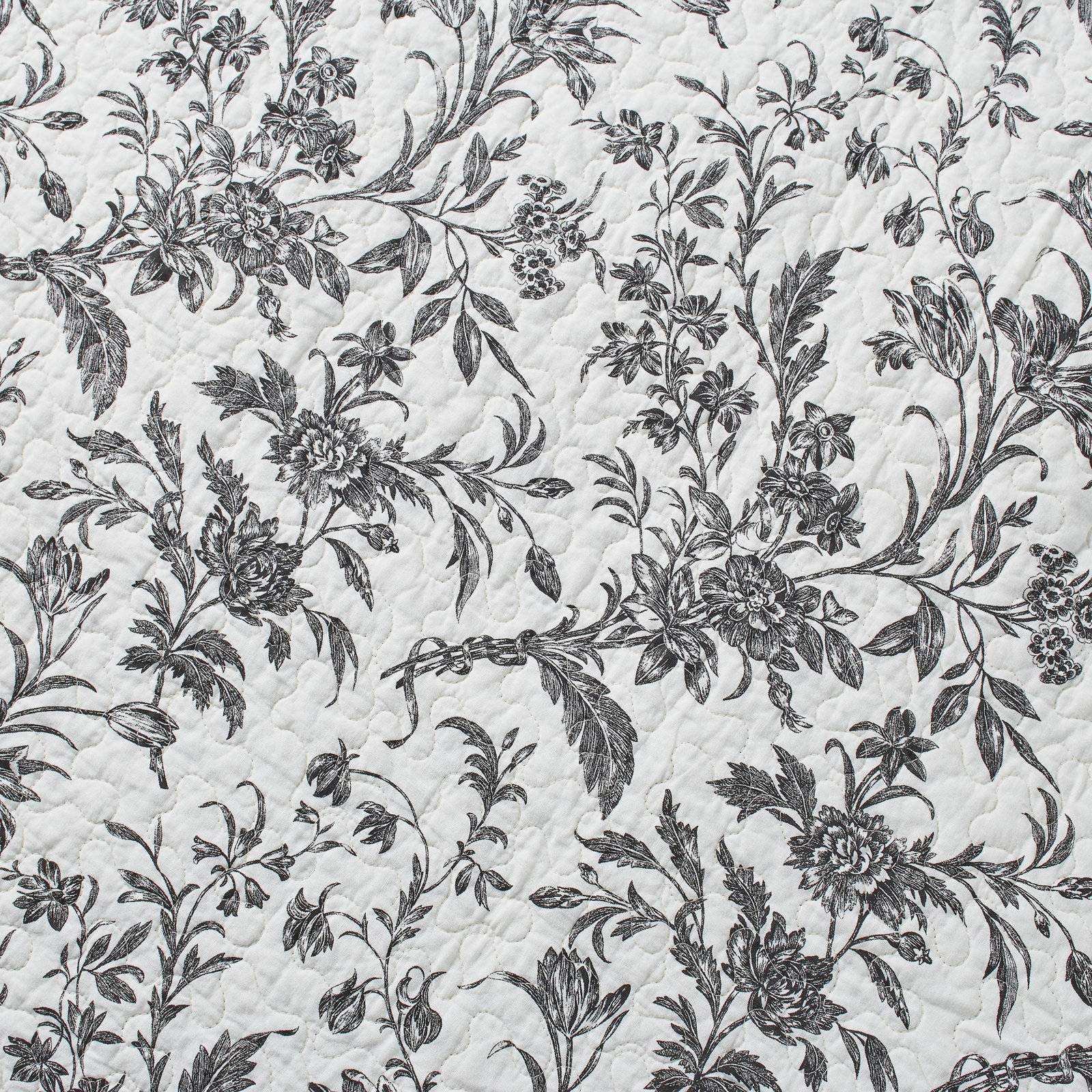 Amberley Cotton Quilt Set, Full/Queen Quilt + 2 Shams, Black