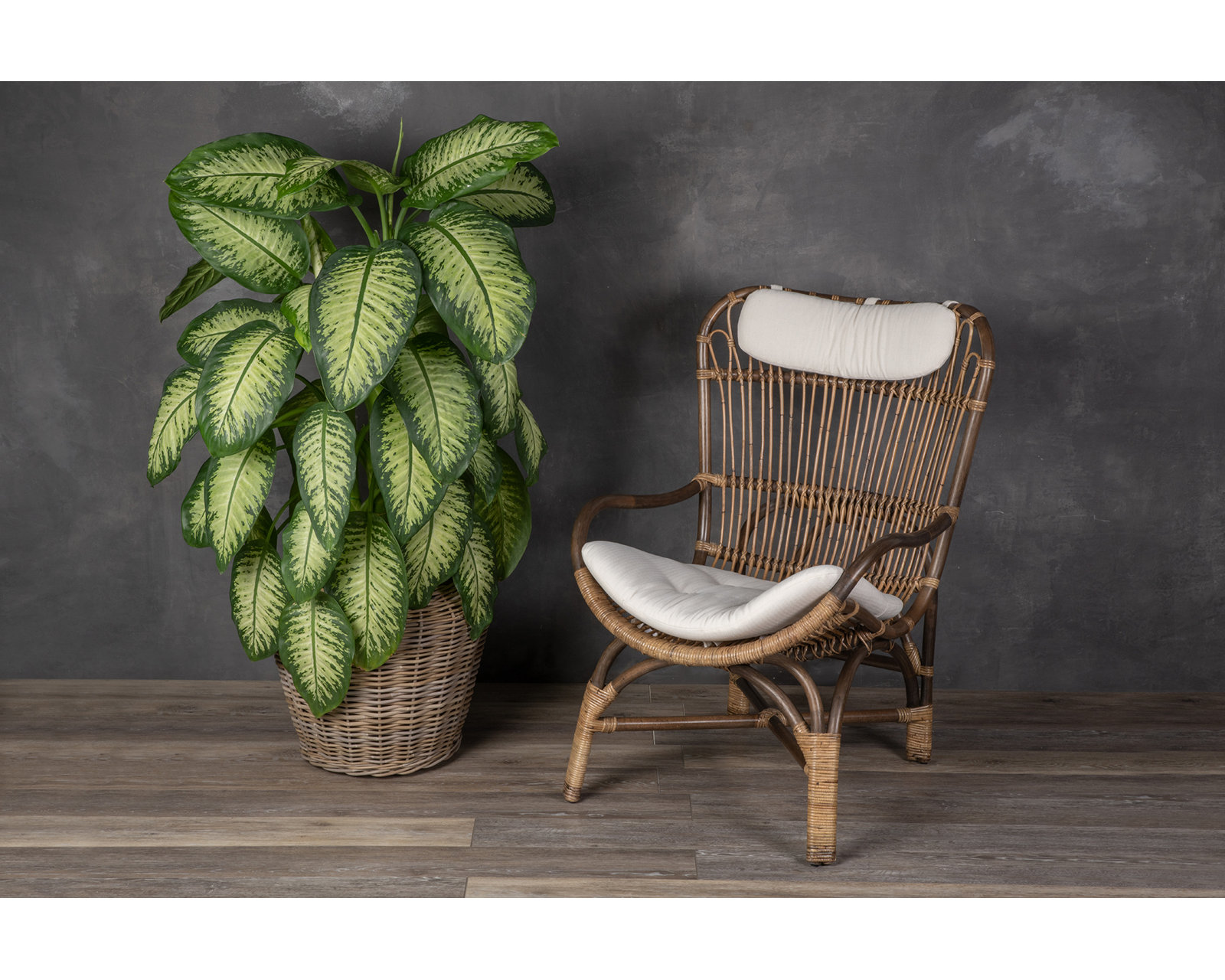 Ayriauna Urn Planter, 17" H x 21.5" W x 21.5" D