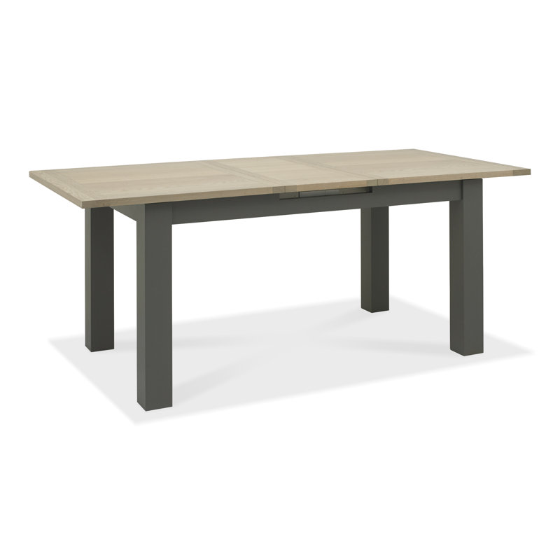 Vangundy Dining Set
