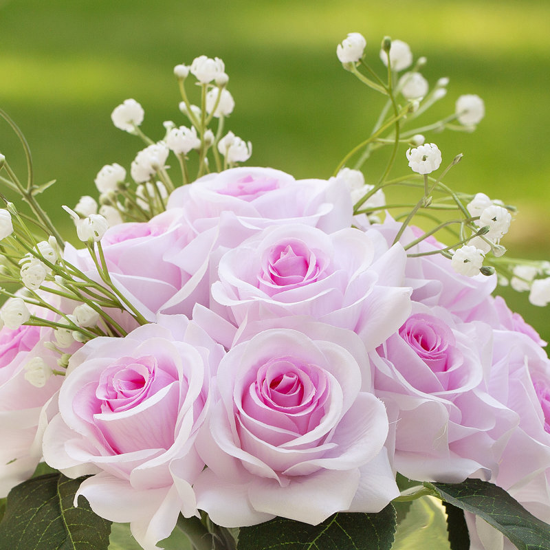 Mélange de fleurs dans un vase, Rose