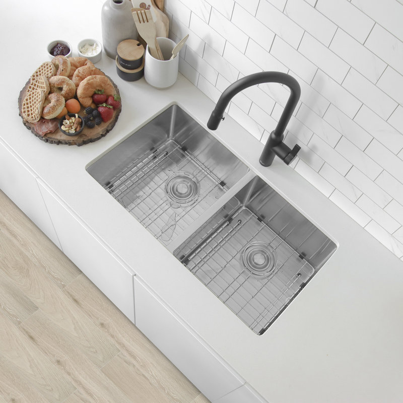 Évier de cuisine à double cuve encastrable en acier inoxydable 32 po Styluxe Stylish Zircon, Calibre 18