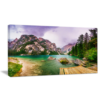 «Mountain Lakeentre les montagnes», reproduction de photo sur toile tendue
