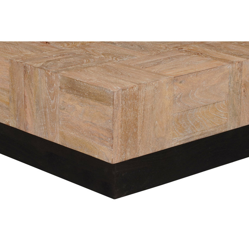 Table basse à piédestal en bois massif Camari, Naturel