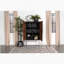 Armoire de bar sophistiquée à 2 portes avec éléments décoratifs et beaucoup de rangement pour recevoir dans n'importe quel espace de vie