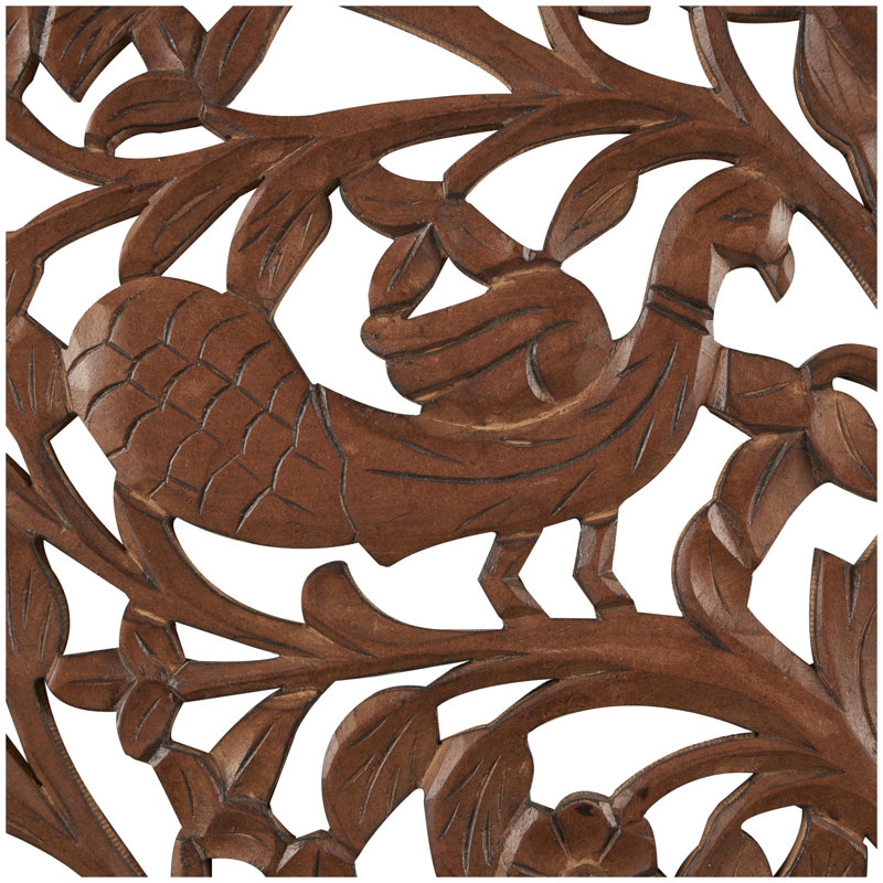 Décoration murale en bois sculpté représentant un arbre brun, agrémentée de motifs d'oiseaux, H 44,5 po x l 43 po x P 0,6 po